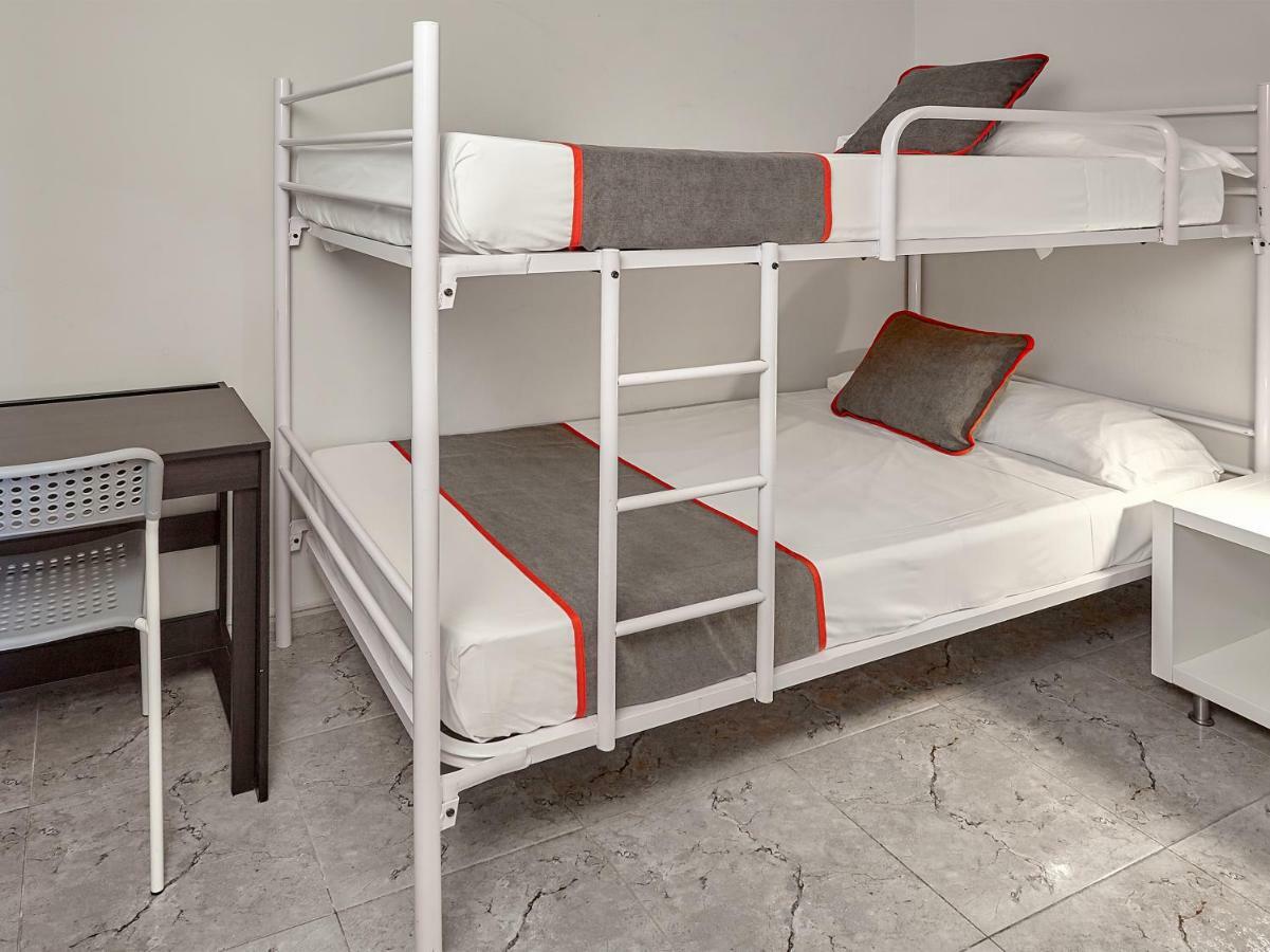 Hostal Mas Ferrer Cornellá de Terri 外观 照片