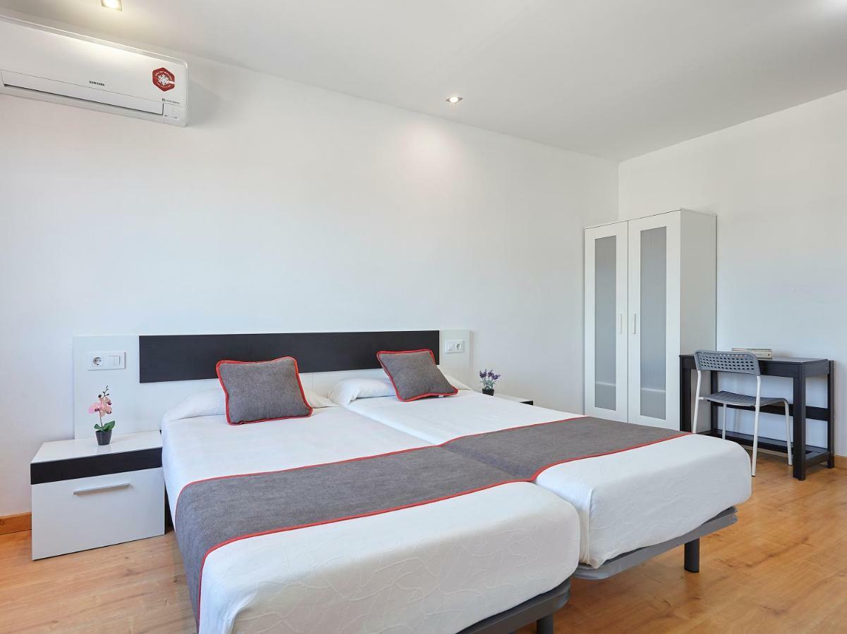 Hostal Mas Ferrer Cornellá de Terri 外观 照片