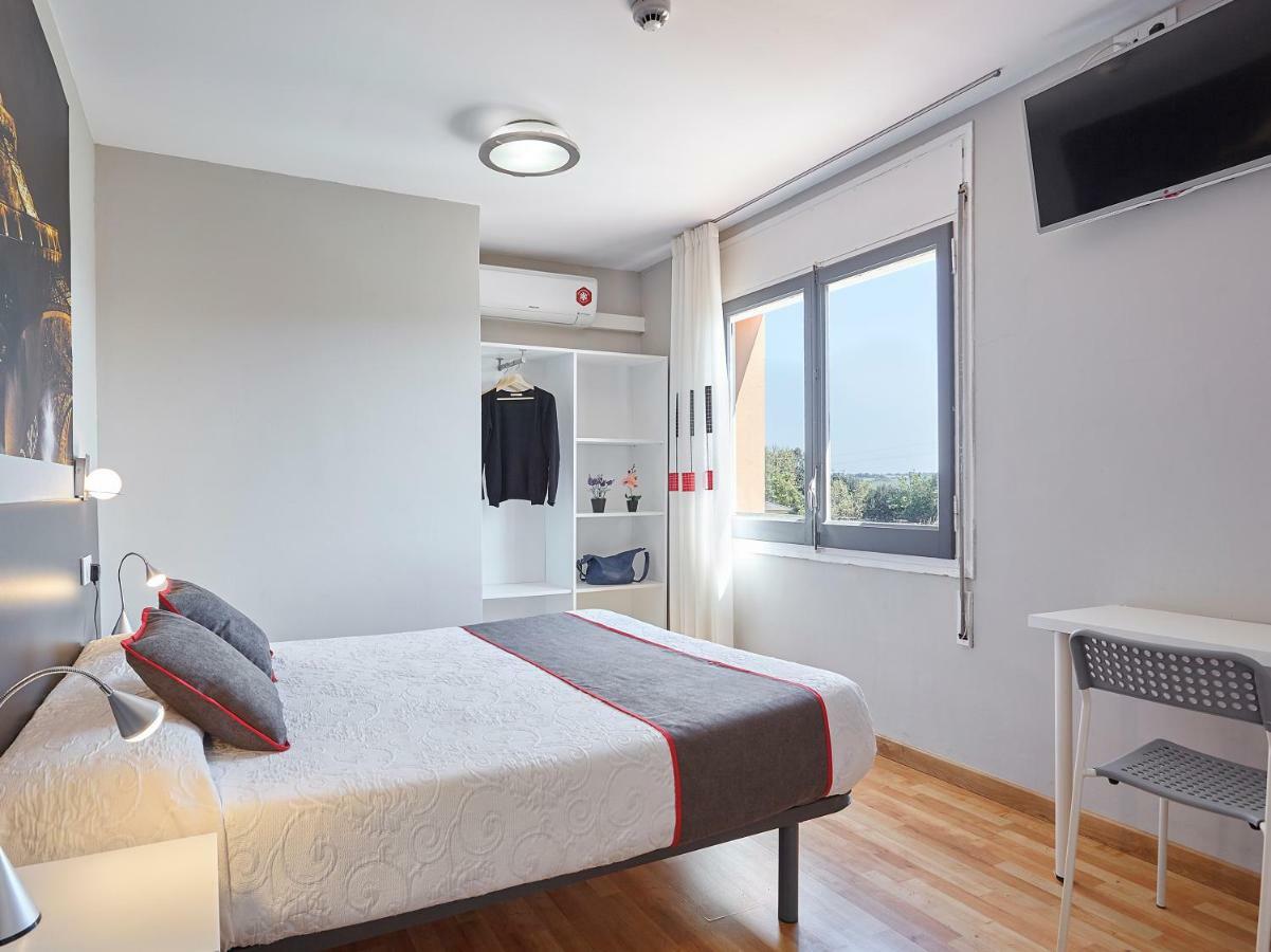 Hostal Mas Ferrer Cornellá de Terri 外观 照片