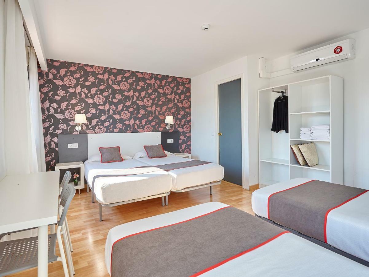 Hostal Mas Ferrer Cornellá de Terri 外观 照片