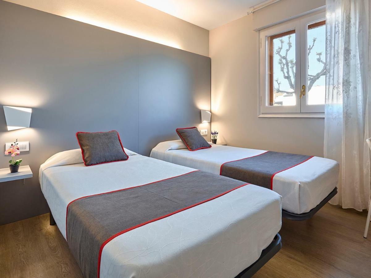 Hostal Mas Ferrer Cornellá de Terri 外观 照片