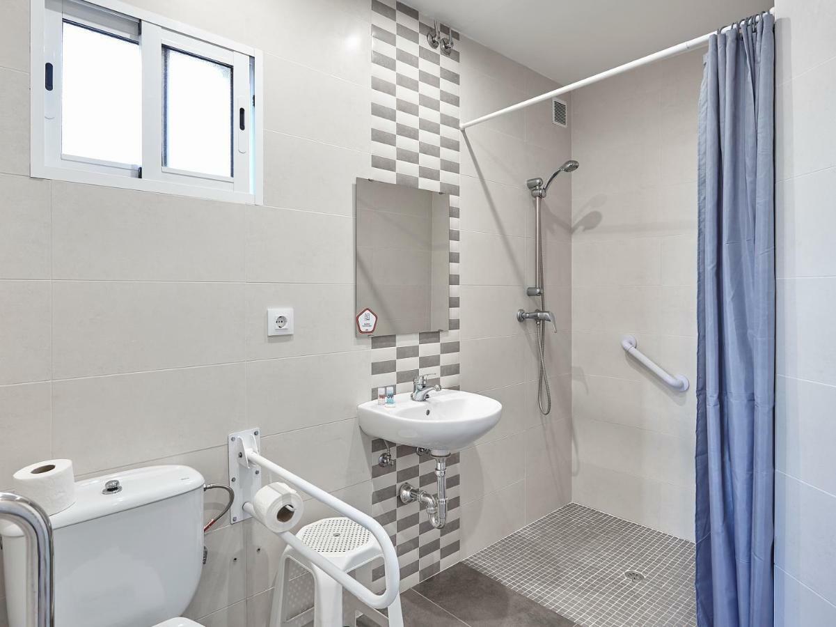 Hostal Mas Ferrer Cornellá de Terri 外观 照片