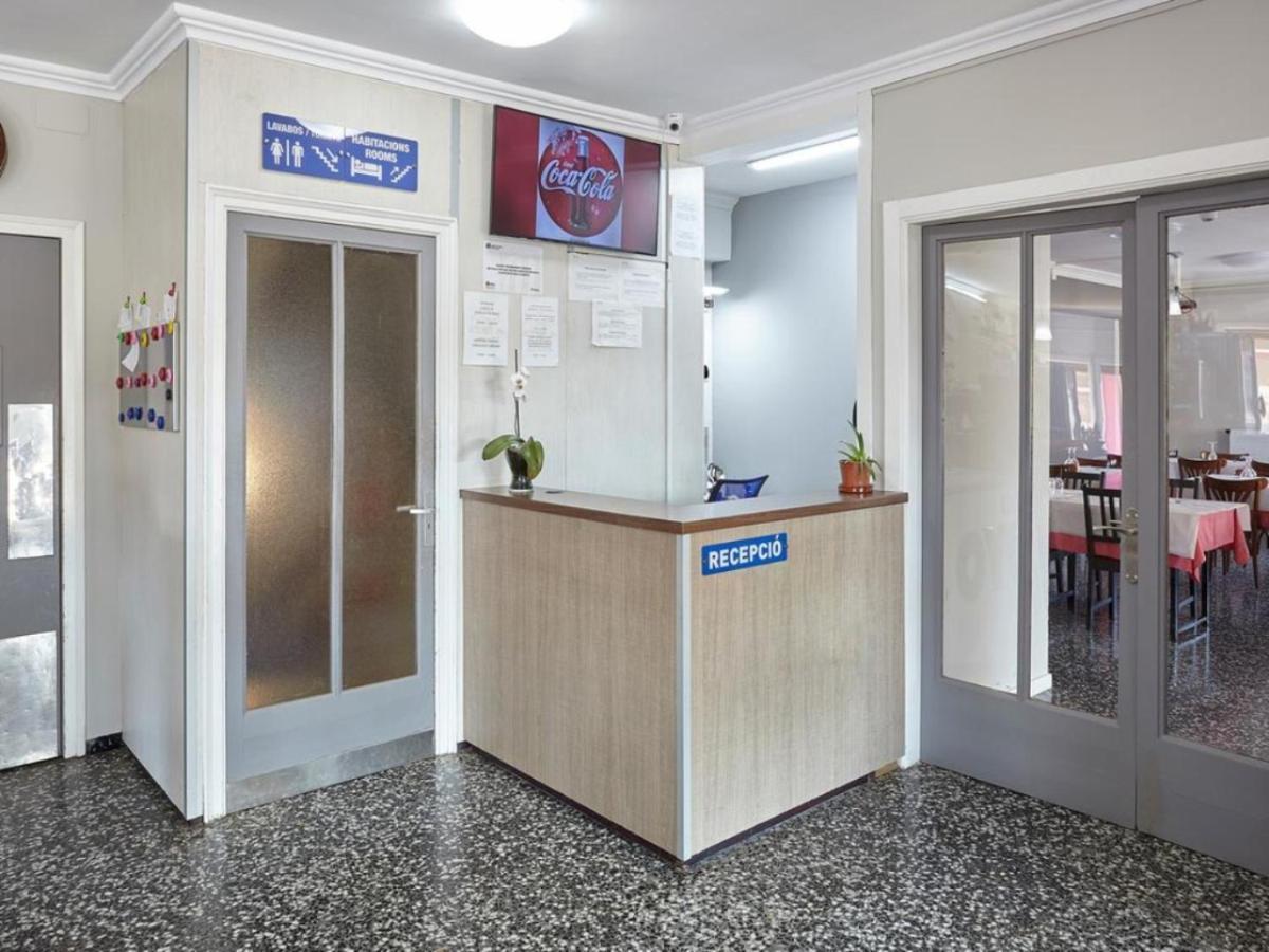 Hostal Mas Ferrer Cornellá de Terri 外观 照片